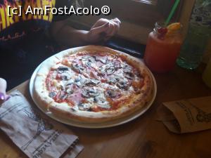 [P03] pizza la Curtea Veche » foto by silvia tudoran
 - 
<span class="allrVoted glyphicon glyphicon-heart hidden" id="av1084785"></span>
<a class="m-l-10 hidden" id="sv1084785" onclick="voting_Foto_DelVot(,1084785,7574)" role="button">șterge vot <span class="glyphicon glyphicon-remove"></span></a>
<a id="v91084785" class=" c-red"  onclick="voting_Foto_SetVot(1084785)" role="button"><span class="glyphicon glyphicon-heart-empty"></span> <b>LIKE</b> = Votează poza</a> <img class="hidden"  id="f1084785W9" src="/imagini/loader.gif" border="0" /><span class="AjErrMes hidden" id="e1084785ErM"></span>