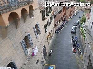 [P01] o strada din Siena » foto by amero
 - 
<span class="allrVoted glyphicon glyphicon-heart hidden" id="av690405"></span>
<a class="m-l-10 hidden" id="sv690405" onclick="voting_Foto_DelVot(,690405,7576)" role="button">șterge vot <span class="glyphicon glyphicon-remove"></span></a>
<a id="v9690405" class=" c-red"  onclick="voting_Foto_SetVot(690405)" role="button"><span class="glyphicon glyphicon-heart-empty"></span> <b>LIKE</b> = Votează poza</a> <img class="hidden"  id="f690405W9" src="/imagini/loader.gif" border="0" /><span class="AjErrMes hidden" id="e690405ErM"></span>