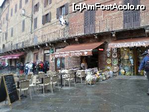 [P15] terase in Piazza del Campo » foto by amero
 - 
<span class="allrVoted glyphicon glyphicon-heart hidden" id="av690419"></span>
<a class="m-l-10 hidden" id="sv690419" onclick="voting_Foto_DelVot(,690419,7576)" role="button">șterge vot <span class="glyphicon glyphicon-remove"></span></a>
<a id="v9690419" class=" c-red"  onclick="voting_Foto_SetVot(690419)" role="button"><span class="glyphicon glyphicon-heart-empty"></span> <b>LIKE</b> = Votează poza</a> <img class="hidden"  id="f690419W9" src="/imagini/loader.gif" border="0" /><span class="AjErrMes hidden" id="e690419ErM"></span>