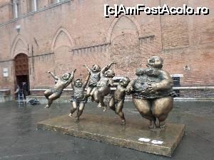 [P20] veselie mare in Piazza Duomo » foto by amero
 - 
<span class="allrVoted glyphicon glyphicon-heart hidden" id="av690424"></span>
<a class="m-l-10 hidden" id="sv690424" onclick="voting_Foto_DelVot(,690424,7576)" role="button">șterge vot <span class="glyphicon glyphicon-remove"></span></a>
<a id="v9690424" class=" c-red"  onclick="voting_Foto_SetVot(690424)" role="button"><span class="glyphicon glyphicon-heart-empty"></span> <b>LIKE</b> = Votează poza</a> <img class="hidden"  id="f690424W9" src="/imagini/loader.gif" border="0" /><span class="AjErrMes hidden" id="e690424ErM"></span>