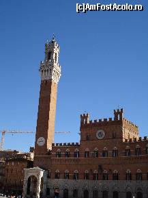 [P18] Siena - in Piazza del Campo, Palazzo Publico cu turnul Torre del mangia » foto by Diaura*
 - 
<span class="allrVoted glyphicon glyphicon-heart hidden" id="av141265"></span>
<a class="m-l-10 hidden" id="sv141265" onclick="voting_Foto_DelVot(,141265,7576)" role="button">șterge vot <span class="glyphicon glyphicon-remove"></span></a>
<a id="v9141265" class=" c-red"  onclick="voting_Foto_SetVot(141265)" role="button"><span class="glyphicon glyphicon-heart-empty"></span> <b>LIKE</b> = Votează poza</a> <img class="hidden"  id="f141265W9" src="/imagini/loader.gif" border="0" /><span class="AjErrMes hidden" id="e141265ErM"></span>