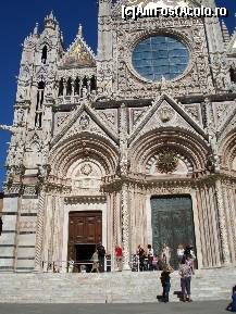 [P19] Siena - Catedrala Santa Maria  ( Domul din Siena ) » foto by Diaura*
 - 
<span class="allrVoted glyphicon glyphicon-heart hidden" id="av141266"></span>
<a class="m-l-10 hidden" id="sv141266" onclick="voting_Foto_DelVot(,141266,7576)" role="button">șterge vot <span class="glyphicon glyphicon-remove"></span></a>
<a id="v9141266" class=" c-red"  onclick="voting_Foto_SetVot(141266)" role="button"><span class="glyphicon glyphicon-heart-empty"></span> <b>LIKE</b> = Votează poza</a> <img class="hidden"  id="f141266W9" src="/imagini/loader.gif" border="0" /><span class="AjErrMes hidden" id="e141266ErM"></span>