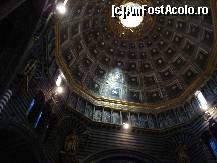 [P13] Siena-Catedrala St.Maria sau  Domul din Siena - cupola cu stele aurite » foto by Diaura*
 - 
<span class="allrVoted glyphicon glyphicon-heart hidden" id="av143006"></span>
<a class="m-l-10 hidden" id="sv143006" onclick="voting_Foto_DelVot(,143006,7576)" role="button">șterge vot <span class="glyphicon glyphicon-remove"></span></a>
<a id="v9143006" class=" c-red"  onclick="voting_Foto_SetVot(143006)" role="button"><span class="glyphicon glyphicon-heart-empty"></span> <b>LIKE</b> = Votează poza</a> <img class="hidden"  id="f143006W9" src="/imagini/loader.gif" border="0" /><span class="AjErrMes hidden" id="e143006ErM"></span>