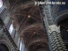 [P09] Siena-Catedrala St.Maria sau  Domul din Siena -m tavanul decorat cu stele  aurite » foto by Diaura*
 - 
<span class="allrVoted glyphicon glyphicon-heart hidden" id="av143002"></span>
<a class="m-l-10 hidden" id="sv143002" onclick="voting_Foto_DelVot(,143002,7576)" role="button">șterge vot <span class="glyphicon glyphicon-remove"></span></a>
<a id="v9143002" class=" c-red"  onclick="voting_Foto_SetVot(143002)" role="button"><span class="glyphicon glyphicon-heart-empty"></span> <b>LIKE</b> = Votează poza</a> <img class="hidden"  id="f143002W9" src="/imagini/loader.gif" border="0" /><span class="AjErrMes hidden" id="e143002ErM"></span>