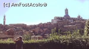 [P01] Panorama Sienei, cu Duomo şi Torre del Mangia, văzută din apropiere de Chiesa de San Domenico.  » foto by Carmen Ion
 - 
<span class="allrVoted glyphicon glyphicon-heart hidden" id="av809012"></span>
<a class="m-l-10 hidden" id="sv809012" onclick="voting_Foto_DelVot(,809012,7576)" role="button">șterge vot <span class="glyphicon glyphicon-remove"></span></a>
<a id="v9809012" class=" c-red"  onclick="voting_Foto_SetVot(809012)" role="button"><span class="glyphicon glyphicon-heart-empty"></span> <b>LIKE</b> = Votează poza</a> <img class="hidden"  id="f809012W9" src="/imagini/loader.gif" border="0" /><span class="AjErrMes hidden" id="e809012ErM"></span>