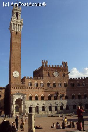 [P01] Palazzo Pubblico şi Torre del Mangia.  » foto by Carmen Ion
 - 
<span class="allrVoted glyphicon glyphicon-heart hidden" id="av809244"></span>
<a class="m-l-10 hidden" id="sv809244" onclick="voting_Foto_DelVot(,809244,7576)" role="button">șterge vot <span class="glyphicon glyphicon-remove"></span></a>
<a id="v9809244" class=" c-red"  onclick="voting_Foto_SetVot(809244)" role="button"><span class="glyphicon glyphicon-heart-empty"></span> <b>LIKE</b> = Votează poza</a> <img class="hidden"  id="f809244W9" src="/imagini/loader.gif" border="0" /><span class="AjErrMes hidden" id="e809244ErM"></span>