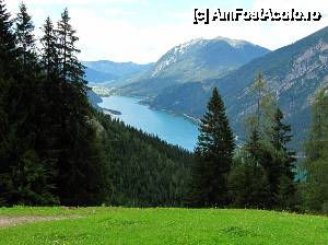 [P15] Achensee! vazut din apropierea cabanei Bärenbadalm. » foto by saxonul
 - 
<span class="allrVoted glyphicon glyphicon-heart hidden" id="av545464"></span>
<a class="m-l-10 hidden" id="sv545464" onclick="voting_Foto_DelVot(,545464,7577)" role="button">șterge vot <span class="glyphicon glyphicon-remove"></span></a>
<a id="v9545464" class=" c-red"  onclick="voting_Foto_SetVot(545464)" role="button"><span class="glyphicon glyphicon-heart-empty"></span> <b>LIKE</b> = Votează poza</a> <img class="hidden"  id="f545464W9" src="/imagini/loader.gif" border="0" /><span class="AjErrMes hidden" id="e545464ErM"></span>