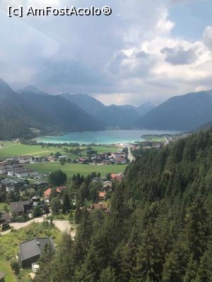 [P38] Achensee - Ce frumos se vede lacul din telecabina » foto by mishu
 - 
<span class="allrVoted glyphicon glyphicon-heart hidden" id="av1000427"></span>
<a class="m-l-10 hidden" id="sv1000427" onclick="voting_Foto_DelVot(,1000427,7577)" role="button">șterge vot <span class="glyphicon glyphicon-remove"></span></a>
<a id="v91000427" class=" c-red"  onclick="voting_Foto_SetVot(1000427)" role="button"><span class="glyphicon glyphicon-heart-empty"></span> <b>LIKE</b> = Votează poza</a> <img class="hidden"  id="f1000427W9" src="/imagini/loader.gif" border="0" /><span class="AjErrMes hidden" id="e1000427ErM"></span>