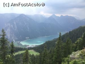 [P51] Achensee - Suntem la restaurant pe terasa, cum vi se pare peisajul?  » foto by mishu
 - 
<span class="allrVoted glyphicon glyphicon-heart hidden" id="av1000440"></span>
<a class="m-l-10 hidden" id="sv1000440" onclick="voting_Foto_DelVot(,1000440,7577)" role="button">șterge vot <span class="glyphicon glyphicon-remove"></span></a>
<a id="v91000440" class=" c-red"  onclick="voting_Foto_SetVot(1000440)" role="button"><span class="glyphicon glyphicon-heart-empty"></span> <b>LIKE</b> = Votează poza</a> <img class="hidden"  id="f1000440W9" src="/imagini/loader.gif" border="0" /><span class="AjErrMes hidden" id="e1000440ErM"></span>