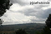 [P21] Drumul din San Giorgio catre Fermo » foto by liviadavidescu
 - 
<span class="allrVoted glyphicon glyphicon-heart hidden" id="av142501"></span>
<a class="m-l-10 hidden" id="sv142501" onclick="voting_Foto_DelVot(,142501,7597)" role="button">șterge vot <span class="glyphicon glyphicon-remove"></span></a>
<a id="v9142501" class=" c-red"  onclick="voting_Foto_SetVot(142501)" role="button"><span class="glyphicon glyphicon-heart-empty"></span> <b>LIKE</b> = Votează poza</a> <img class="hidden"  id="f142501W9" src="/imagini/loader.gif" border="0" /><span class="AjErrMes hidden" id="e142501ErM"></span>