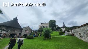 [P03] Imediat dupa a doua poarta se afla turnul Salzach, un turn tipic de colt pentru aparare, care a servit drept magazie de pulbere in asteptarea unui atac al turcilor. Astazi, gazduieste o camera pentru soimi si un grajd de cai. » foto by geani anto
 - 
<span class="allrVoted glyphicon glyphicon-heart hidden" id="av1416964"></span>
<a class="m-l-10 hidden" id="sv1416964" onclick="voting_Foto_DelVot(,1416964,7598)" role="button">șterge vot <span class="glyphicon glyphicon-remove"></span></a>
<a id="v91416964" class=" c-red"  onclick="voting_Foto_SetVot(1416964)" role="button"><span class="glyphicon glyphicon-heart-empty"></span> <b>LIKE</b> = Votează poza</a> <img class="hidden"  id="f1416964W9" src="/imagini/loader.gif" border="0" /><span class="AjErrMes hidden" id="e1416964ErM"></span>