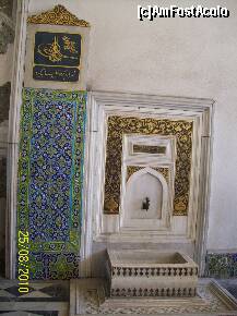 [P05] Fântâna de la intrarea în Palatul Topkapi unde cicăse ar fi fost decapitat Constantin  Brâncoveanu » foto by criss65
 - 
<span class="allrVoted glyphicon glyphicon-heart hidden" id="av143226"></span>
<a class="m-l-10 hidden" id="sv143226" onclick="voting_Foto_DelVot(,143226,7602)" role="button">șterge vot <span class="glyphicon glyphicon-remove"></span></a>
<a id="v9143226" class=" c-red"  onclick="voting_Foto_SetVot(143226)" role="button"><span class="glyphicon glyphicon-heart-empty"></span> <b>LIKE</b> = Votează poza</a> <img class="hidden"  id="f143226W9" src="/imagini/loader.gif" border="0" /><span class="AjErrMes hidden" id="e143226ErM"></span>