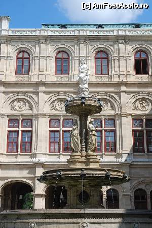 [P08] Viena, din nou în fața operei » foto by unq
 - 
<span class="allrVoted glyphicon glyphicon-heart hidden" id="av482308"></span>
<a class="m-l-10 hidden" id="sv482308" onclick="voting_Foto_DelVot(,482308,7615)" role="button">șterge vot <span class="glyphicon glyphicon-remove"></span></a>
<a id="v9482308" class=" c-red"  onclick="voting_Foto_SetVot(482308)" role="button"><span class="glyphicon glyphicon-heart-empty"></span> <b>LIKE</b> = Votează poza</a> <img class="hidden"  id="f482308W9" src="/imagini/loader.gif" border="0" /><span class="AjErrMes hidden" id="e482308ErM"></span>