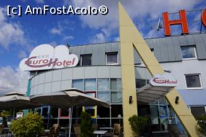 [P01] Intrarea în hotel.  » foto by Utube
 - 
<span class="allrVoted glyphicon glyphicon-heart hidden" id="av882188"></span>
<a class="m-l-10 hidden" id="sv882188" onclick="voting_Foto_DelVot(,882188,7615)" role="button">șterge vot <span class="glyphicon glyphicon-remove"></span></a>
<a id="v9882188" class=" c-red"  onclick="voting_Foto_SetVot(882188)" role="button"><span class="glyphicon glyphicon-heart-empty"></span> <b>LIKE</b> = Votează poza</a> <img class="hidden"  id="f882188W9" src="/imagini/loader.gif" border="0" /><span class="AjErrMes hidden" id="e882188ErM"></span>