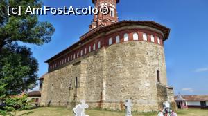 [P04] Partea sud-estică a Bisericii Albe din Baia. Este o construcţie dreptunghiulară cu pereţii groşi de 1,8 - 2,0 m, făcuţi din piatră brută şi cioplită. Bolţile şi turla au fost refăcute din cărămidă la începutul secolul XX. Sub cornişă se află un rând de adâncituri (ocniţe).  » foto by Lucien
 - 
<span class="allrVoted glyphicon glyphicon-heart hidden" id="av837727"></span>
<a class="m-l-10 hidden" id="sv837727" onclick="voting_Foto_DelVot(,837727,7619)" role="button">șterge vot <span class="glyphicon glyphicon-remove"></span></a>
<a id="v9837727" class=" c-red"  onclick="voting_Foto_SetVot(837727)" role="button"><span class="glyphicon glyphicon-heart-empty"></span> <b>LIKE</b> = Votează poza</a> <img class="hidden"  id="f837727W9" src="/imagini/loader.gif" border="0" /><span class="AjErrMes hidden" id="e837727ErM"></span>
