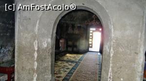 [P17] Intrarea în biserică văzută din naos prin deschiderea îngustă care o separă de pronaos » foto by Lucien
 - 
<span class="allrVoted glyphicon glyphicon-heart hidden" id="av840044"></span>
<a class="m-l-10 hidden" id="sv840044" onclick="voting_Foto_DelVot(,840044,7619)" role="button">șterge vot <span class="glyphicon glyphicon-remove"></span></a>
<a id="v9840044" class=" c-red"  onclick="voting_Foto_SetVot(840044)" role="button"><span class="glyphicon glyphicon-heart-empty"></span> <b>LIKE</b> = Votează poza</a> <img class="hidden"  id="f840044W9" src="/imagini/loader.gif" border="0" /><span class="AjErrMes hidden" id="e840044ErM"></span>
