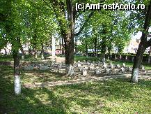 [P10] cimitirul eroilor, in centrul vechi al Falticenilor » foto by Sanziana
 - 
<span class="allrVoted glyphicon glyphicon-heart hidden" id="av70207"></span>
<a class="m-l-10 hidden" id="sv70207" onclick="voting_Foto_DelVot(,70207,7619)" role="button">șterge vot <span class="glyphicon glyphicon-remove"></span></a>
<a id="v970207" class=" c-red"  onclick="voting_Foto_SetVot(70207)" role="button"><span class="glyphicon glyphicon-heart-empty"></span> <b>LIKE</b> = Votează poza</a> <img class="hidden"  id="f70207W9" src="/imagini/loader.gif" border="0" /><span class="AjErrMes hidden" id="e70207ErM"></span>