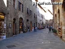 [P10] San Gimignano sau  Manhattan-ul medieval - vechile pravalii medievale sunt acum  magazine cu suveniruri » foto by Diaura*
 - 
<span class="allrVoted glyphicon glyphicon-heart hidden" id="av143991"></span>
<a class="m-l-10 hidden" id="sv143991" onclick="voting_Foto_DelVot(,143991,7623)" role="button">șterge vot <span class="glyphicon glyphicon-remove"></span></a>
<a id="v9143991" class=" c-red"  onclick="voting_Foto_SetVot(143991)" role="button"><span class="glyphicon glyphicon-heart-empty"></span> <b>LIKE</b> = Votează poza</a> <img class="hidden"  id="f143991W9" src="/imagini/loader.gif" border="0" /><span class="AjErrMes hidden" id="e143991ErM"></span>