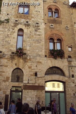 [P18] Piazza della Cisterna: Palazzo Cetti-Bracceri, acum Hotel Cisterna.  » foto by Carmen Ion
 - 
<span class="allrVoted glyphicon glyphicon-heart hidden" id="av811347"></span>
<a class="m-l-10 hidden" id="sv811347" onclick="voting_Foto_DelVot(,811347,7623)" role="button">șterge vot <span class="glyphicon glyphicon-remove"></span></a>
<a id="v9811347" class=" c-red"  onclick="voting_Foto_SetVot(811347)" role="button"><span class="glyphicon glyphicon-heart-empty"></span> <b>LIKE</b> = Votează poza</a> <img class="hidden"  id="f811347W9" src="/imagini/loader.gif" border="0" /><span class="AjErrMes hidden" id="e811347ErM"></span>