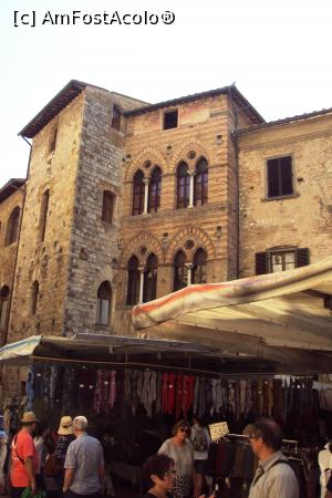 [P19] Palazzo Tortoli, Piazza della Cisterna.  » foto by Carmen Ion
 - 
<span class="allrVoted glyphicon glyphicon-heart hidden" id="av811348"></span>
<a class="m-l-10 hidden" id="sv811348" onclick="voting_Foto_DelVot(,811348,7623)" role="button">șterge vot <span class="glyphicon glyphicon-remove"></span></a>
<a id="v9811348" class=" c-red"  onclick="voting_Foto_SetVot(811348)" role="button"><span class="glyphicon glyphicon-heart-empty"></span> <b>LIKE</b> = Votează poza</a> <img class="hidden"  id="f811348W9" src="/imagini/loader.gif" border="0" /><span class="AjErrMes hidden" id="e811348ErM"></span>