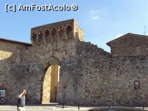 [P55] Porta San Matteo.  » foto by Carmen Ion
 - 
<span class="allrVoted glyphicon glyphicon-heart hidden" id="av811384"></span>
<a class="m-l-10 hidden" id="sv811384" onclick="voting_Foto_DelVot(,811384,7623)" role="button">șterge vot <span class="glyphicon glyphicon-remove"></span></a>
<a id="v9811384" class=" c-red"  onclick="voting_Foto_SetVot(811384)" role="button"><span class="glyphicon glyphicon-heart-empty"></span> <b>LIKE</b> = Votează poza</a> <img class="hidden"  id="f811384W9" src="/imagini/loader.gif" border="0" /><span class="AjErrMes hidden" id="e811384ErM"></span>