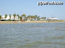 [P11] Cativa pensionari britanici si un pic din port, vazut din alt unghi. Evident sunt in apa. » foto by F 1304
 - 
<span class="allrVoted glyphicon glyphicon-heart hidden" id="av145380"></span>
<a class="m-l-10 hidden" id="sv145380" onclick="voting_Foto_DelVot(,145380,7651)" role="button">șterge vot <span class="glyphicon glyphicon-remove"></span></a>
<a id="v9145380" class=" c-red"  onclick="voting_Foto_SetVot(145380)" role="button"><span class="glyphicon glyphicon-heart-empty"></span> <b>LIKE</b> = Votează poza</a> <img class="hidden"  id="f145380W9" src="/imagini/loader.gif" border="0" /><span class="AjErrMes hidden" id="e145380ErM"></span>