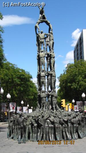 [P03] Monumentul Turnul Uman de pe Rambla Nova » foto by celeste
 - 
<span class="allrVoted glyphicon glyphicon-heart hidden" id="av753868"></span>
<a class="m-l-10 hidden" id="sv753868" onclick="voting_Foto_DelVot(,753868,7677)" role="button">șterge vot <span class="glyphicon glyphicon-remove"></span></a>
<a id="v9753868" class=" c-red"  onclick="voting_Foto_SetVot(753868)" role="button"><span class="glyphicon glyphicon-heart-empty"></span> <b>LIKE</b> = Votează poza</a> <img class="hidden"  id="f753868W9" src="/imagini/loader.gif" border="0" /><span class="AjErrMes hidden" id="e753868ErM"></span>