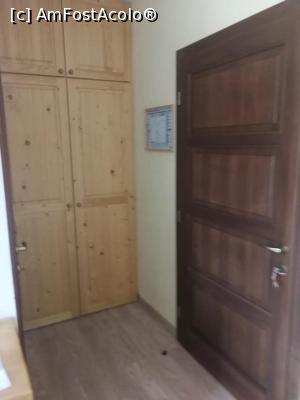 [P13] In dreapta usa de la intrare, in fata dulapul » foto by ancutza26
 - 
<span class="allrVoted glyphicon glyphicon-heart hidden" id="av1033310"></span>
<a class="m-l-10 hidden" id="sv1033310" onclick="voting_Foto_DelVot(,1033310,7688)" role="button">șterge vot <span class="glyphicon glyphicon-remove"></span></a>
<a id="v91033310" class=" c-red"  onclick="voting_Foto_SetVot(1033310)" role="button"><span class="glyphicon glyphicon-heart-empty"></span> <b>LIKE</b> = Votează poza</a> <img class="hidden"  id="f1033310W9" src="/imagini/loader.gif" border="0" /><span class="AjErrMes hidden" id="e1033310ErM"></span>