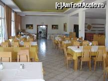 [P07] locul de servit masa,langa receptie » foto by gabivl
 - 
<span class="allrVoted glyphicon glyphicon-heart hidden" id="av148168"></span>
<a class="m-l-10 hidden" id="sv148168" onclick="voting_Foto_DelVot(,148168,7698)" role="button">șterge vot <span class="glyphicon glyphicon-remove"></span></a>
<a id="v9148168" class=" c-red"  onclick="voting_Foto_SetVot(148168)" role="button"><span class="glyphicon glyphicon-heart-empty"></span> <b>LIKE</b> = Votează poza</a> <img class="hidden"  id="f148168W9" src="/imagini/loader.gif" border="0" /><span class="AjErrMes hidden" id="e148168ErM"></span>