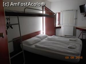 [P07] Hotel Drive Inn - Camera 201. Patul dublu și patul suprapus. » foto by iulianic
 - 
<span class="allrVoted glyphicon glyphicon-heart hidden" id="av784007"></span>
<a class="m-l-10 hidden" id="sv784007" onclick="voting_Foto_DelVot(,784007,7707)" role="button">șterge vot <span class="glyphicon glyphicon-remove"></span></a>
<a id="v9784007" class=" c-red"  onclick="voting_Foto_SetVot(784007)" role="button"><span class="glyphicon glyphicon-heart-empty"></span> <b>LIKE</b> = Votează poza</a> <img class="hidden"  id="f784007W9" src="/imagini/loader.gif" border="0" /><span class="AjErrMes hidden" id="e784007ErM"></span>
