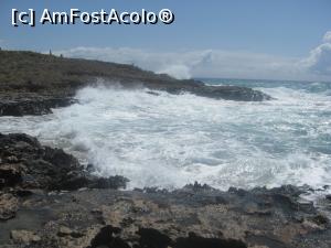 [P24] La Nissi Beach, pe insula de piatra, e-o batalie permanenta intra picatura de apa si grauntele de siliciu. Cine va invinge?  » foto by dorgo
 - 
<span class="allrVoted glyphicon glyphicon-heart hidden" id="av849341"></span>
<a class="m-l-10 hidden" id="sv849341" onclick="voting_Foto_DelVot(,849341,7721)" role="button">șterge vot <span class="glyphicon glyphicon-remove"></span></a>
<a id="v9849341" class=" c-red"  onclick="voting_Foto_SetVot(849341)" role="button"><span class="glyphicon glyphicon-heart-empty"></span> <b>LIKE</b> = Votează poza</a> <img class="hidden"  id="f849341W9" src="/imagini/loader.gif" border="0" /><span class="AjErrMes hidden" id="e849341ErM"></span>