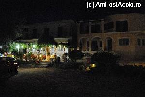 [P14] Terasa luminata, partea din dreapta a cladirii ar fi pensiune » foto by Gabise
 - 
<span class="allrVoted glyphicon glyphicon-heart hidden" id="av529878"></span>
<a class="m-l-10 hidden" id="sv529878" onclick="voting_Foto_DelVot(,529878,7733)" role="button">șterge vot <span class="glyphicon glyphicon-remove"></span></a>
<a id="v9529878" class=" c-red"  onclick="voting_Foto_SetVot(529878)" role="button"><span class="glyphicon glyphicon-heart-empty"></span> <b>LIKE</b> = Votează poza</a> <img class="hidden"  id="f529878W9" src="/imagini/loader.gif" border="0" /><span class="AjErrMes hidden" id="e529878ErM"></span>