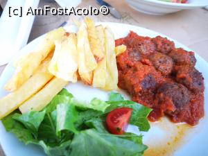 [P06] Family Taverna; chiftele cu sos, foarte bune » foto by crismis
 - 
<span class="allrVoted glyphicon glyphicon-heart hidden" id="av1269959"></span>
<a class="m-l-10 hidden" id="sv1269959" onclick="voting_Foto_DelVot(,1269959,7733)" role="button">șterge vot <span class="glyphicon glyphicon-remove"></span></a>
<a id="v91269959" class=" c-red"  onclick="voting_Foto_SetVot(1269959)" role="button"><span class="glyphicon glyphicon-heart-empty"></span> <b>LIKE</b> = Votează poza</a> <img class="hidden"  id="f1269959W9" src="/imagini/loader.gif" border="0" /><span class="AjErrMes hidden" id="e1269959ErM"></span>