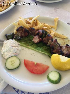 [P11] Pork souvlaki » foto by Artiglio
 - 
<span class="allrVoted glyphicon glyphicon-heart hidden" id="av1271956"></span>
<a class="m-l-10 hidden" id="sv1271956" onclick="voting_Foto_DelVot(,1271956,7733)" role="button">șterge vot <span class="glyphicon glyphicon-remove"></span></a>
<a id="v91271956" class=" c-red"  onclick="voting_Foto_SetVot(1271956)" role="button"><span class="glyphicon glyphicon-heart-empty"></span> <b>LIKE</b> = Votează poza</a> <img class="hidden"  id="f1271956W9" src="/imagini/loader.gif" border="0" /><span class="AjErrMes hidden" id="e1271956ErM"></span>