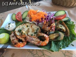 [P02] Platou pescăresc la o tavernă de pe faleza capitalei Zante » foto by Artiglio
 - 
<span class="allrVoted glyphicon glyphicon-heart hidden" id="av1271947"></span>
<a class="m-l-10 hidden" id="sv1271947" onclick="voting_Foto_DelVot(,1271947,7733)" role="button">șterge vot <span class="glyphicon glyphicon-remove"></span></a>
<a id="v91271947" class=" c-red"  onclick="voting_Foto_SetVot(1271947)" role="button"><span class="glyphicon glyphicon-heart-empty"></span> <b>LIKE</b> = Votează poza</a> <img class="hidden"  id="f1271947W9" src="/imagini/loader.gif" border="0" /><span class="AjErrMes hidden" id="e1271947ErM"></span>