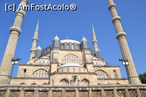 [P03] Moscheea Selimye, Edirne » foto by Dorina9
 - 
<span class="allrVoted glyphicon glyphicon-heart hidden" id="av1151602"></span>
<a class="m-l-10 hidden" id="sv1151602" onclick="voting_Foto_DelVot(,1151602,7744)" role="button">șterge vot <span class="glyphicon glyphicon-remove"></span></a>
<a id="v91151602" class=" c-red"  onclick="voting_Foto_SetVot(1151602)" role="button"><span class="glyphicon glyphicon-heart-empty"></span> <b>LIKE</b> = Votează poza</a> <img class="hidden"  id="f1151602W9" src="/imagini/loader.gif" border="0" /><span class="AjErrMes hidden" id="e1151602ErM"></span>