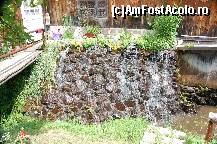 [P07] In stanga iesirea din moara si poduletul peste parau. In dreapta un mic jgheab ce aduce apa la flori si arata ca o mica cascada pe pietre. Inteligent nu?? » foto by haiduc
 - 
<span class="allrVoted glyphicon glyphicon-heart hidden" id="av149057"></span>
<a class="m-l-10 hidden" id="sv149057" onclick="voting_Foto_DelVot(,149057,7754)" role="button">șterge vot <span class="glyphicon glyphicon-remove"></span></a>
<a id="v9149057" class=" c-red"  onclick="voting_Foto_SetVot(149057)" role="button"><span class="glyphicon glyphicon-heart-empty"></span> <b>LIKE</b> = Votează poza</a> <img class="hidden"  id="f149057W9" src="/imagini/loader.gif" border="0" /><span class="AjErrMes hidden" id="e149057ErM"></span>