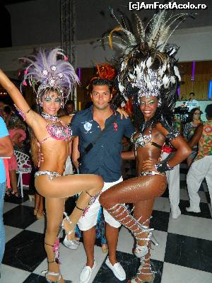 [P14] intre doua brazilience s ar putea sa nu te ploua, dar cu siguranta nici bine nu ti este... :)  » foto by zake
 - 
<span class="allrVoted glyphicon glyphicon-heart hidden" id="av621380"></span>
<a class="m-l-10 hidden" id="sv621380" onclick="voting_Foto_DelVot(,621380,7762)" role="button">șterge vot <span class="glyphicon glyphicon-remove"></span></a>
<a id="v9621380" class=" c-red"  onclick="voting_Foto_SetVot(621380)" role="button"><span class="glyphicon glyphicon-heart-empty"></span> <b>LIKE</b> = Votează poza</a> <img class="hidden"  id="f621380W9" src="/imagini/loader.gif" border="0" /><span class="AjErrMes hidden" id="e621380ErM"></span>