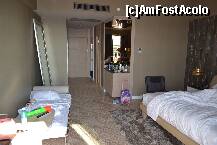 [P03] Camera din usa balconului. Patutul pentru copil (de fapt o canapea) si minibarul. » foto by wion
 - 
<span class="allrVoted glyphicon glyphicon-heart hidden" id="av212541"></span>
<a class="m-l-10 hidden" id="sv212541" onclick="voting_Foto_DelVot(,212541,7762)" role="button">șterge vot <span class="glyphicon glyphicon-remove"></span></a>
<a id="v9212541" class=" c-red"  onclick="voting_Foto_SetVot(212541)" role="button"><span class="glyphicon glyphicon-heart-empty"></span> <b>LIKE</b> = Votează poza</a> <img class="hidden"  id="f212541W9" src="/imagini/loader.gif" border="0" /><span class="AjErrMes hidden" id="e212541ErM"></span>