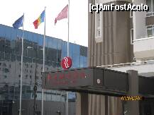 [P07] intrarea in hotel - Ramada Parc » foto by C.Todi
 - 
<span class="allrVoted glyphicon glyphicon-heart hidden" id="av188770"></span>
<a class="m-l-10 hidden" id="sv188770" onclick="voting_Foto_DelVot(,188770,7773)" role="button">șterge vot <span class="glyphicon glyphicon-remove"></span></a>
<a id="v9188770" class=" c-red"  onclick="voting_Foto_SetVot(188770)" role="button"><span class="glyphicon glyphicon-heart-empty"></span> <b>LIKE</b> = Votează poza</a> <img class="hidden"  id="f188770W9" src="/imagini/loader.gif" border="0" /><span class="AjErrMes hidden" id="e188770ErM"></span>