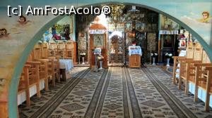 [P07] Interior (naos și pronaos) al bisericii Mănăstirii Orata.  » foto by Lucien
 - 
<span class="allrVoted glyphicon glyphicon-heart hidden" id="av1013919"></span>
<a class="m-l-10 hidden" id="sv1013919" onclick="voting_Foto_DelVot(,1013919,7793)" role="button">șterge vot <span class="glyphicon glyphicon-remove"></span></a>
<a id="v91013919" class=" c-red"  onclick="voting_Foto_SetVot(1013919)" role="button"><span class="glyphicon glyphicon-heart-empty"></span> <b>LIKE</b> = Votează poza</a> <img class="hidden"  id="f1013919W9" src="/imagini/loader.gif" border="0" /><span class="AjErrMes hidden" id="e1013919ErM"></span>