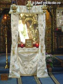 [P12] Schitul Vovidenia - Icoana Maicii Domnului din biserica » foto by biancuta
 - 
<span class="allrVoted glyphicon glyphicon-heart hidden" id="av152212"></span>
<a class="m-l-10 hidden" id="sv152212" onclick="voting_Foto_DelVot(,152212,7799)" role="button">șterge vot <span class="glyphicon glyphicon-remove"></span></a>
<a id="v9152212" class=" c-red"  onclick="voting_Foto_SetVot(152212)" role="button"><span class="glyphicon glyphicon-heart-empty"></span> <b>LIKE</b> = Votează poza</a> <img class="hidden"  id="f152212W9" src="/imagini/loader.gif" border="0" /><span class="AjErrMes hidden" id="e152212ErM"></span>
