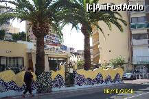 [P41] Orice lucru cauta sa-l infrumuseteze - gen Gaudi -langa portita erau incastrate in zid funduri de sticla » foto by Alina53
 - 
<span class="allrVoted glyphicon glyphicon-heart hidden" id="av153463"></span>
<a class="m-l-10 hidden" id="sv153463" onclick="voting_Foto_DelVot(,153463,7803)" role="button">șterge vot <span class="glyphicon glyphicon-remove"></span></a>
<a id="v9153463" class=" c-red"  onclick="voting_Foto_SetVot(153463)" role="button"><span class="glyphicon glyphicon-heart-empty"></span> <b>LIKE</b> = Votează poza</a> <img class="hidden"  id="f153463W9" src="/imagini/loader.gif" border="0" /><span class="AjErrMes hidden" id="e153463ErM"></span>