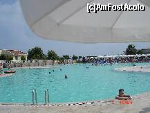 [P06] si in piscina » foto by olimpia*
 - 
<span class="allrVoted glyphicon glyphicon-heart hidden" id="av214968"></span>
<a class="m-l-10 hidden" id="sv214968" onclick="voting_Foto_DelVot(,214968,7822)" role="button">șterge vot <span class="glyphicon glyphicon-remove"></span></a>
<a id="v9214968" class=" c-red"  onclick="voting_Foto_SetVot(214968)" role="button"><span class="glyphicon glyphicon-heart-empty"></span> <b>LIKE</b> = Votează poza</a> <img class="hidden"  id="f214968W9" src="/imagini/loader.gif" border="0" /><span class="AjErrMes hidden" id="e214968ErM"></span>