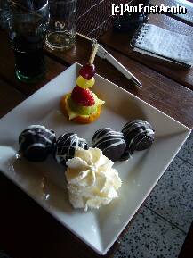 [P13] Republica Ceha -  Castelul Hnevin, profiterolul comandat de mine la restaurant » foto by magdalena
 - 
<span class="allrVoted glyphicon glyphicon-heart hidden" id="av153706"></span>
<a class="m-l-10 hidden" id="sv153706" onclick="voting_Foto_DelVot(,153706,7823)" role="button">șterge vot <span class="glyphicon glyphicon-remove"></span></a>
<a id="v9153706" class=" c-red"  onclick="voting_Foto_SetVot(153706)" role="button"><span class="glyphicon glyphicon-heart-empty"></span> <b>LIKE</b> = Votează poza</a> <img class="hidden"  id="f153706W9" src="/imagini/loader.gif" border="0" /><span class="AjErrMes hidden" id="e153706ErM"></span>