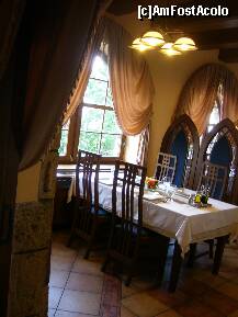 [P21] Republica Ceha -  Castelul Hnevin, restaurantul in interior » foto by magdalena
 - 
<span class="allrVoted glyphicon glyphicon-heart hidden" id="av153715"></span>
<a class="m-l-10 hidden" id="sv153715" onclick="voting_Foto_DelVot(,153715,7823)" role="button">șterge vot <span class="glyphicon glyphicon-remove"></span></a>
<a id="v9153715" class=" c-red"  onclick="voting_Foto_SetVot(153715)" role="button"><span class="glyphicon glyphicon-heart-empty"></span> <b>LIKE</b> = Votează poza</a> <img class="hidden"  id="f153715W9" src="/imagini/loader.gif" border="0" /><span class="AjErrMes hidden" id="e153715ErM"></span>