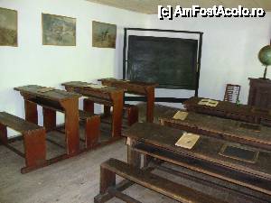 [P32] Sala de clasă. Oare unde o fi videoproiectorul?!  » foto by Floryn81
 - 
<span class="allrVoted glyphicon glyphicon-heart hidden" id="av482188"></span>
<a class="m-l-10 hidden" id="sv482188" onclick="voting_Foto_DelVot(,482188,7833)" role="button">șterge vot <span class="glyphicon glyphicon-remove"></span></a>
<a id="v9482188" class=" c-red"  onclick="voting_Foto_SetVot(482188)" role="button"><span class="glyphicon glyphicon-heart-empty"></span> <b>LIKE</b> = Votează poza</a> <img class="hidden"  id="f482188W9" src="/imagini/loader.gif" border="0" /><span class="AjErrMes hidden" id="e482188ErM"></span>