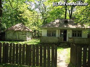 [P45] Iată Casa Dumbrăveni (începutul secolului XX), care are o anexă specifică meleagurilor vrâncene, bogate în podgorii roditoare – o Cramă (1836).  » foto by Floryn81
 - 
<span class="allrVoted glyphicon glyphicon-heart hidden" id="av482201"></span>
<a class="m-l-10 hidden" id="sv482201" onclick="voting_Foto_DelVot(,482201,7833)" role="button">șterge vot <span class="glyphicon glyphicon-remove"></span></a>
<a id="v9482201" class=" c-red"  onclick="voting_Foto_SetVot(482201)" role="button"><span class="glyphicon glyphicon-heart-empty"></span> <b>LIKE</b> = Votează poza</a> <img class="hidden"  id="f482201W9" src="/imagini/loader.gif" border="0" /><span class="AjErrMes hidden" id="e482201ErM"></span>