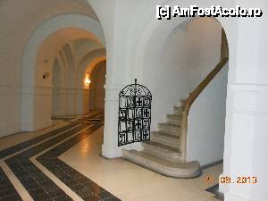 [P16] Mărăşeşti - Mausoleul Eroilor. Culuarul şi scările de acces în cupolă.  » foto by iulianic
 - 
<span class="allrVoted glyphicon glyphicon-heart hidden" id="av464335"></span>
<a class="m-l-10 hidden" id="sv464335" onclick="voting_Foto_DelVot(,464335,7833)" role="button">șterge vot <span class="glyphicon glyphicon-remove"></span></a>
<a id="v9464335" class=" c-red"  onclick="voting_Foto_SetVot(464335)" role="button"><span class="glyphicon glyphicon-heart-empty"></span> <b>LIKE</b> = Votează poza</a> <img class="hidden"  id="f464335W9" src="/imagini/loader.gif" border="0" /><span class="AjErrMes hidden" id="e464335ErM"></span>