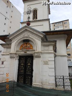 [P05] Focşani - Biserica Robescu, monument istoric.  » foto by iulianic
 - 
<span class="allrVoted glyphicon glyphicon-heart hidden" id="av465247"></span>
<a class="m-l-10 hidden" id="sv465247" onclick="voting_Foto_DelVot(,465247,7833)" role="button">șterge vot <span class="glyphicon glyphicon-remove"></span></a>
<a id="v9465247" class=" c-red"  onclick="voting_Foto_SetVot(465247)" role="button"><span class="glyphicon glyphicon-heart-empty"></span> <b>LIKE</b> = Votează poza</a> <img class="hidden"  id="f465247W9" src="/imagini/loader.gif" border="0" /><span class="AjErrMes hidden" id="e465247ErM"></span>